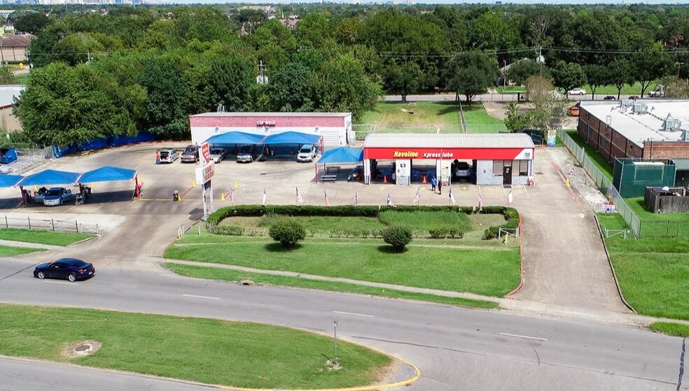 Primary Photo Of 4825 Bellfort St, Houston Carwash For Sale