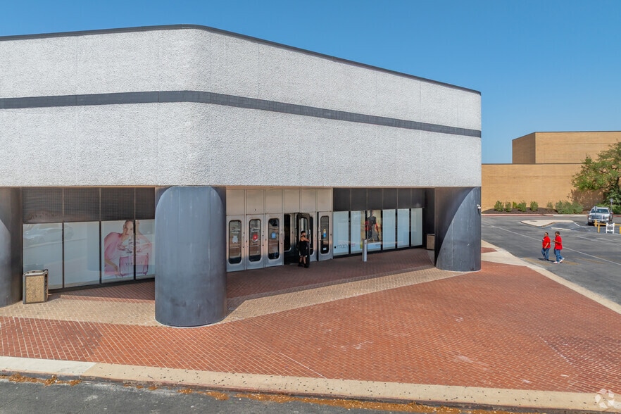 More Photos Of 6301 NW Loop 410, San Antonio Department Store For Sale