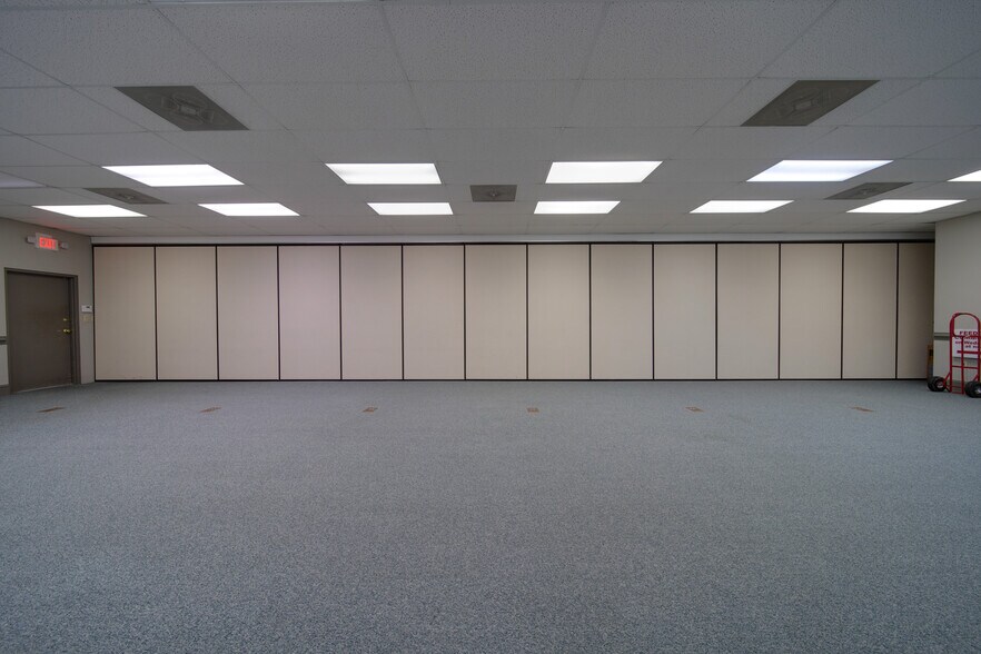 More Photos Of 322 S Main St, Lancaster Medical For Sale