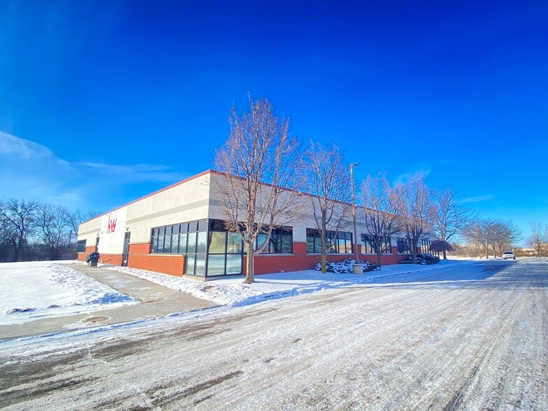 More Photos Of 517 N Westhill Blvd, Appleton Freestanding For Lease