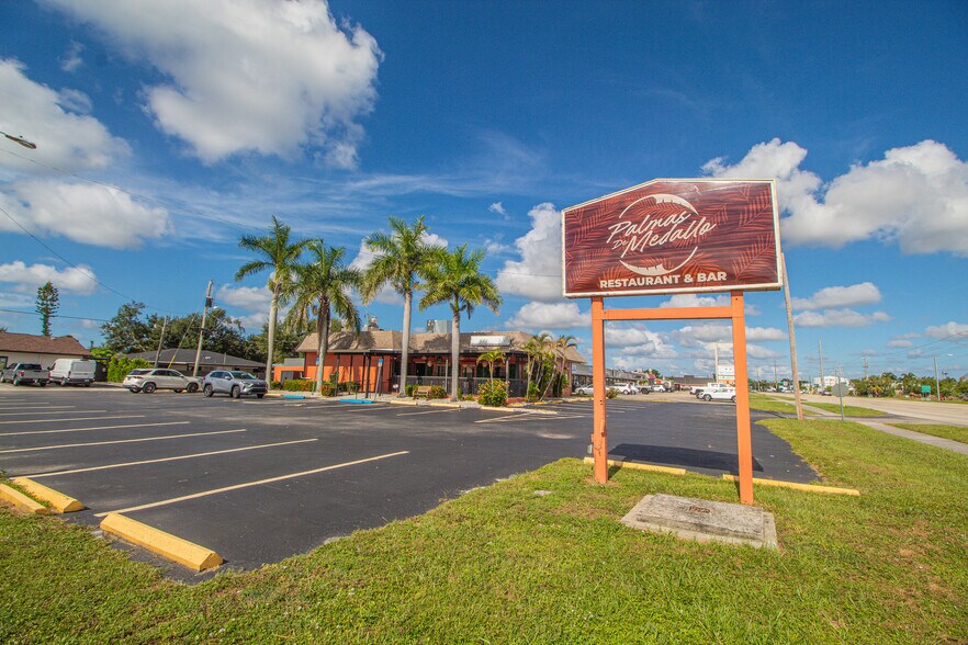 More Photos Of 4400 Hancock Bridge Pky, North Fort Myers Restaurant For Sale