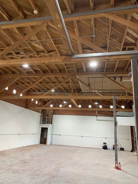 More Photos Of 3436-3442 E 14th St, Los Angeles Manufacturing For Sale