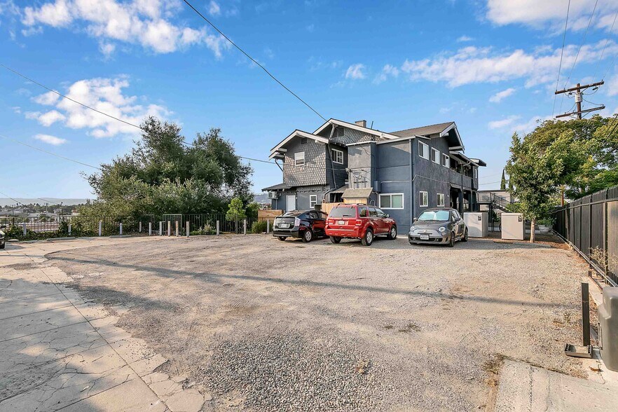 More Photos Of 1625 Vineyard Ave, Los Angeles Apartments For Sale