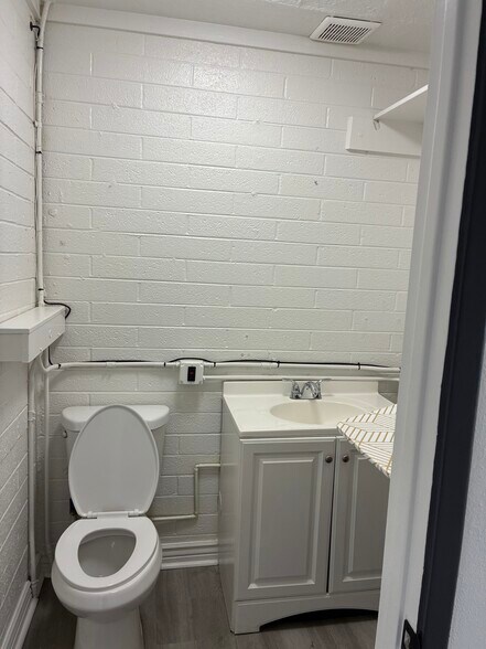 More Photos Of 8316 E State Route 69, Prescott Valley Unknown For Lease