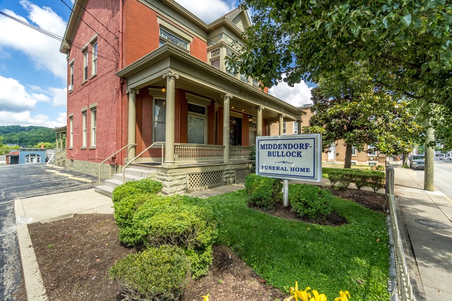 More Photos Of 917 Main St, Covington Funeral Home For Sale