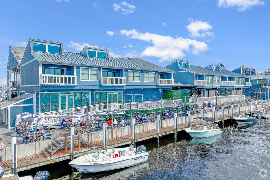 More Photos Of 1200 W Retta Esplanade, Punta Gorda Hotel For Sale