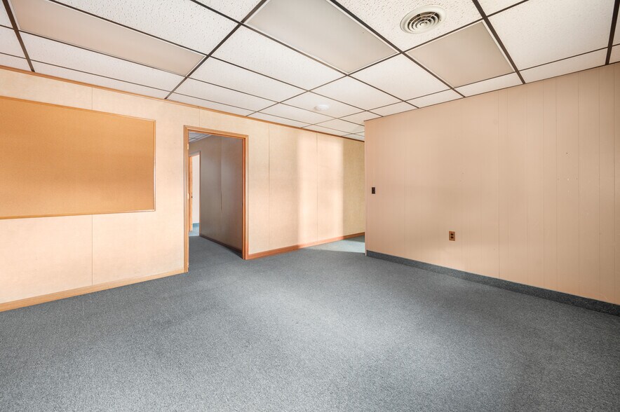 More Photos Of 203 S 3rd Ave, Big Rapids Medical For Sale