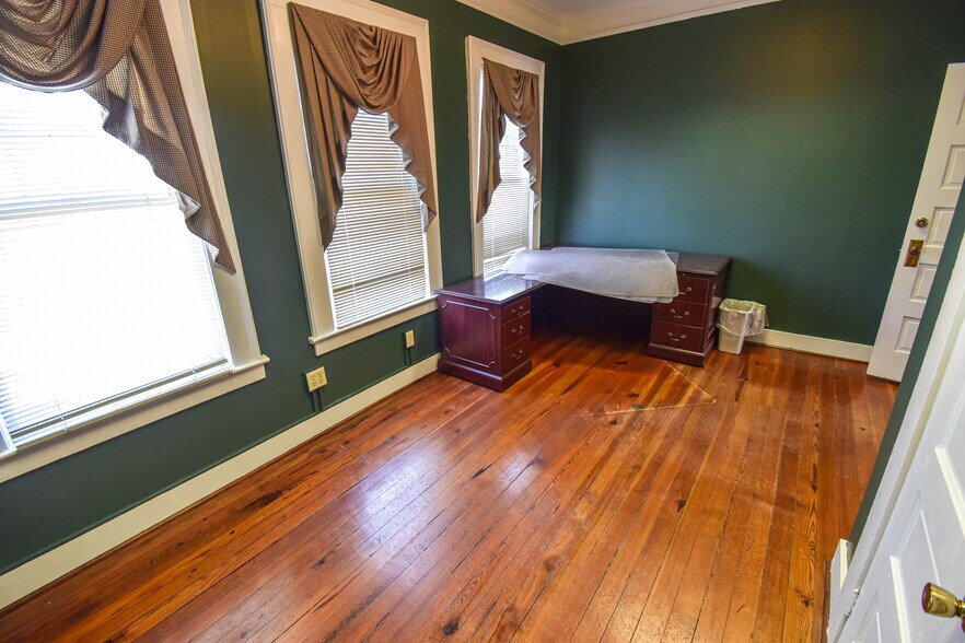 More Photos Of 2606 8th St, Tuscaloosa Office Residential For Sale