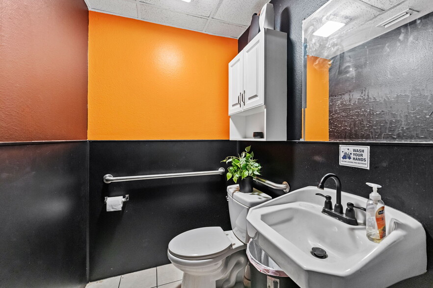 More Photos Of 3007 W Cypress St, Tampa General Retail For Sale