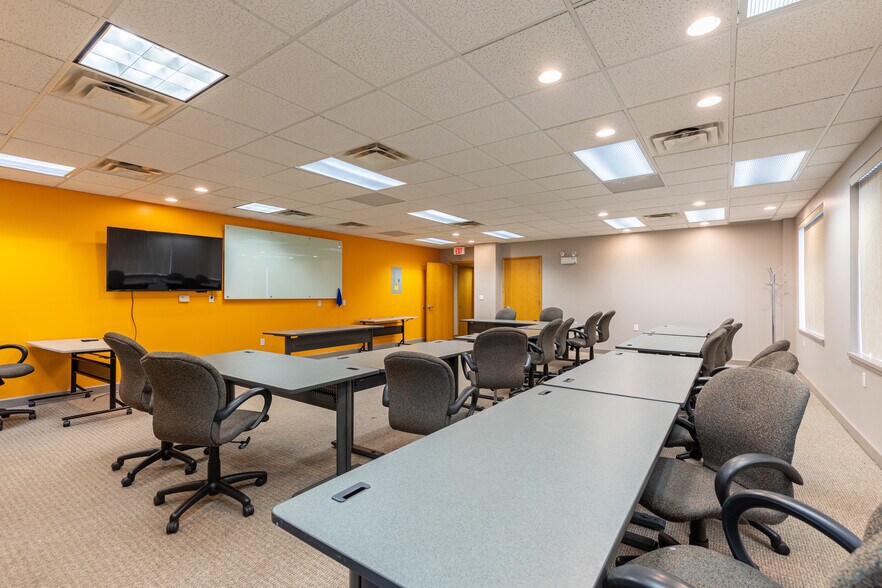 More Photos Of 115 Vip Dr, Wexford Medical For Lease