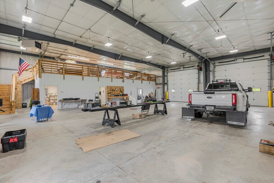 More Photos Of 3160 Fernau ct, Oshkosh Warehouse For Sale