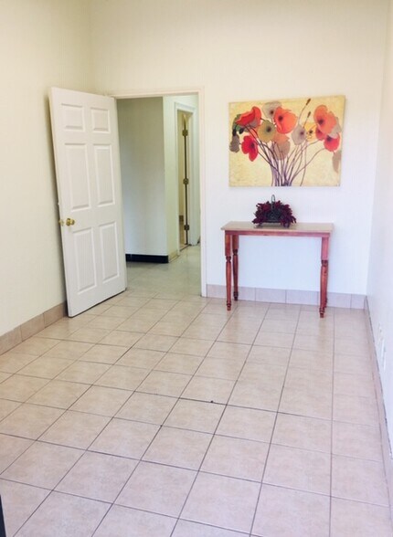 More Photos Of 3505 Wurzbach Rd, San Antonio Storefront Retail Office For Sale