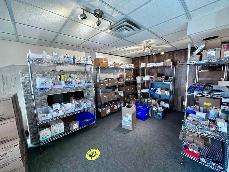 More Photos Of 347 Lake St, Sault Ste. Marie General Retail For Sale