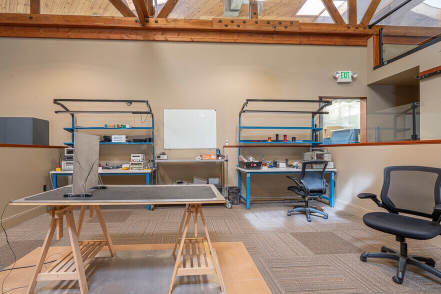 More Photos Of 1714 Broadway St, Vancouver Auto Repair For Lease