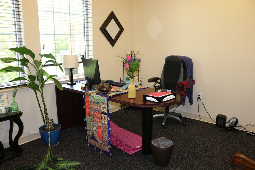 More Photos Of 500 Plantation Park Dr, Loganville Office For Lease