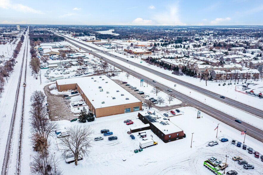 More Photos Of 6957 NW Highway 10, Anoka Office For Lease