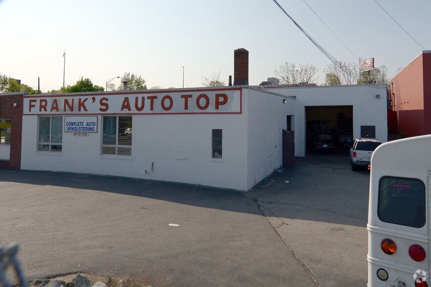 More Photos Of 883-885 Elmwood Ave, Providence Auto Repair For Sale