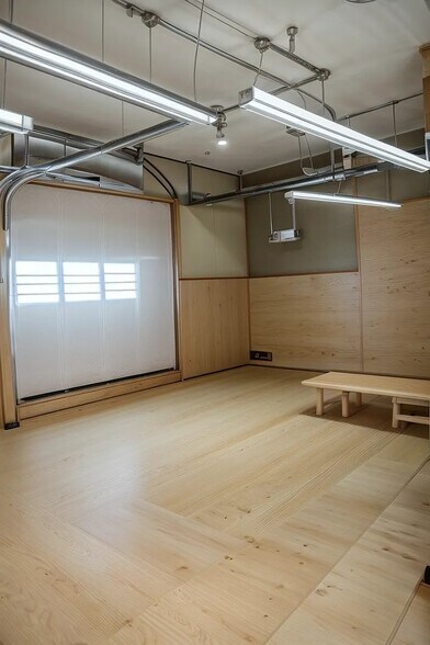 More Photos Of 860 Scarsdale Ave, Scarsdale Storefront For Lease