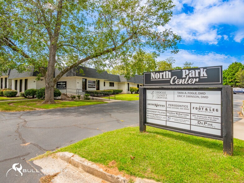 More Photos Of 98-128 N Park Dr, Fayetteville Medical For Lease