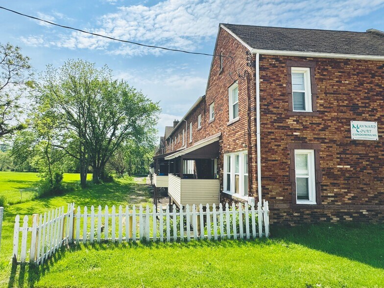 More Photos Of 25 Maynard Ct, Pontiac Apartments For Sale
