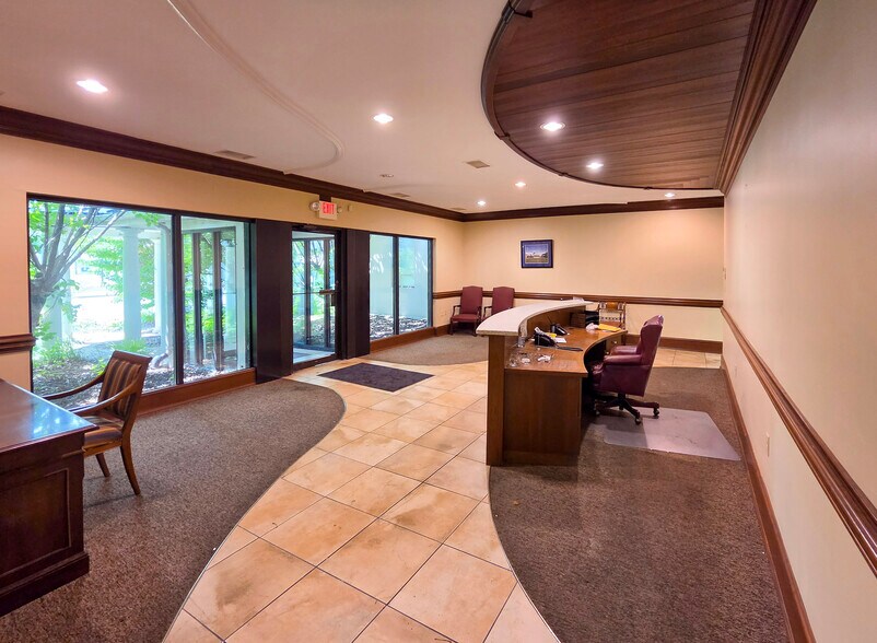 More Photos Of 710 4th St, Shenandoah Warehouse For Sale