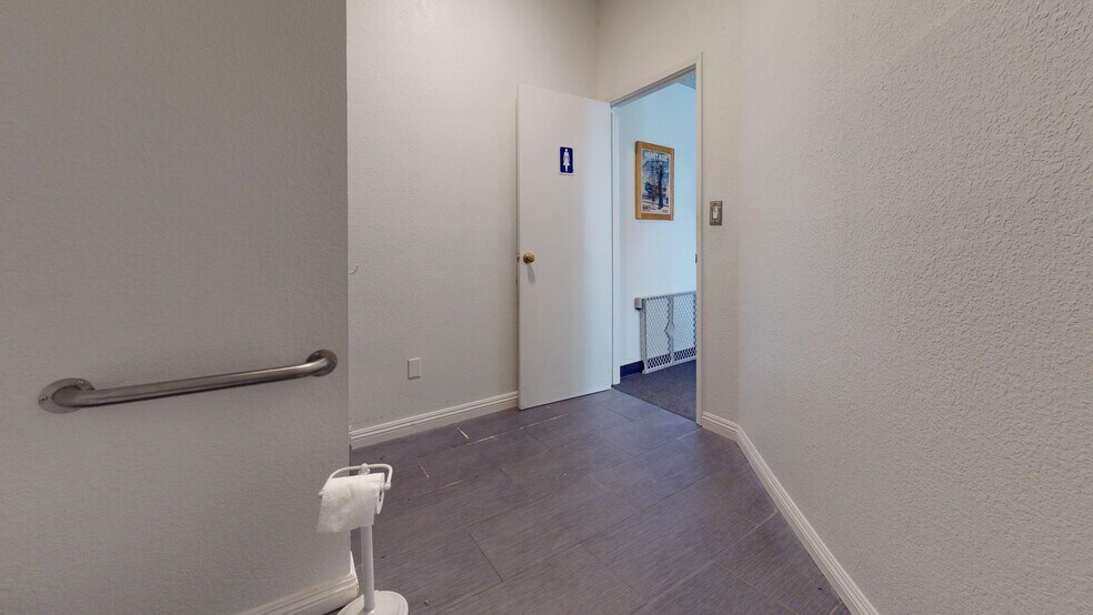 More Photos Of 796 N State St, Hemet General Retail For Sale