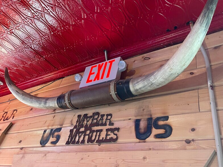 More Photos Of 203 Whinery, Binford Casino For Sale