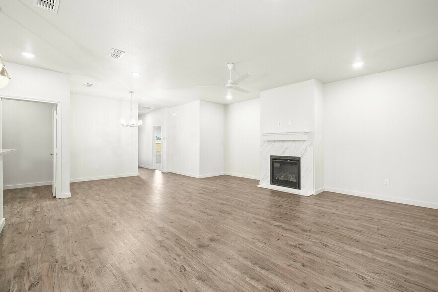 More Photos Of 10911 Albany Ave, Lubbock Specialty For Sale
