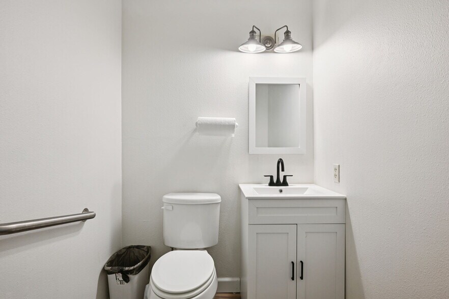 More Photos Of 1009 Carnation St, Slidell Office For Sale