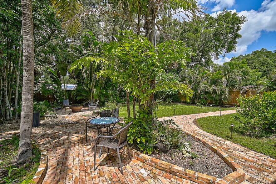 More Photos Of 628 N Orange Ave, Sarasota Land For Sale