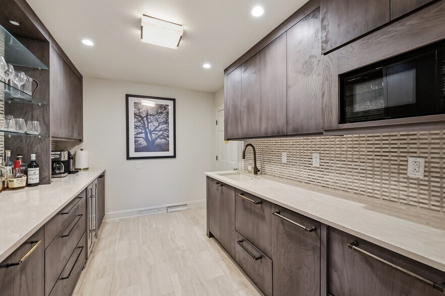 More Photos Of 131 Kentucky Ave, Lexington Freestanding For Sale