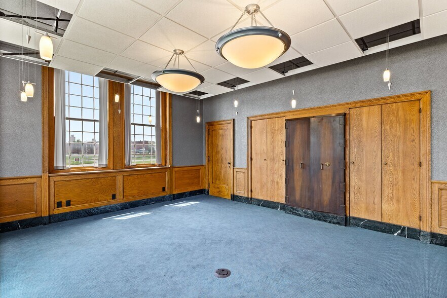 More Photos Of 380 N Main St, Mansfield Office Residential For Sale