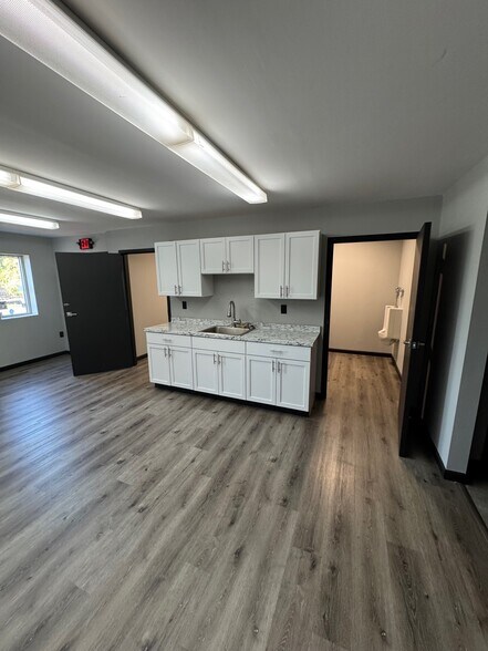 More Photos Of 42 Crestway, Hamden Warehouse For Sale