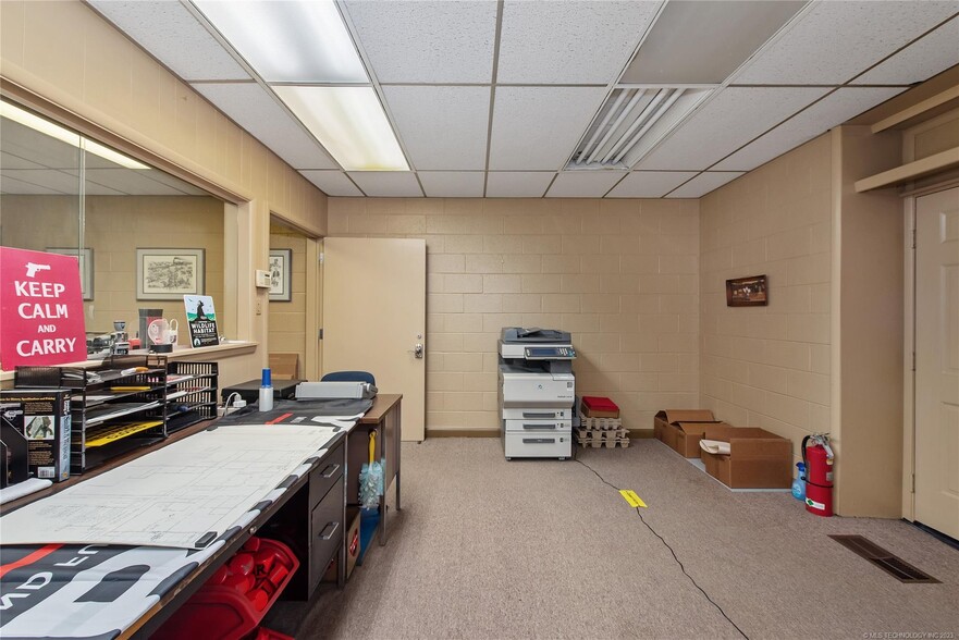 More Photos Of 1509 N Main St, Muskogee Freestanding For Sale