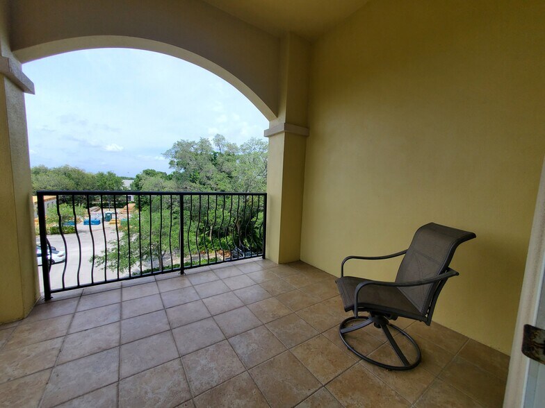 More Photos Of 2639 Fruitville Rd, Sarasota Medical For Lease