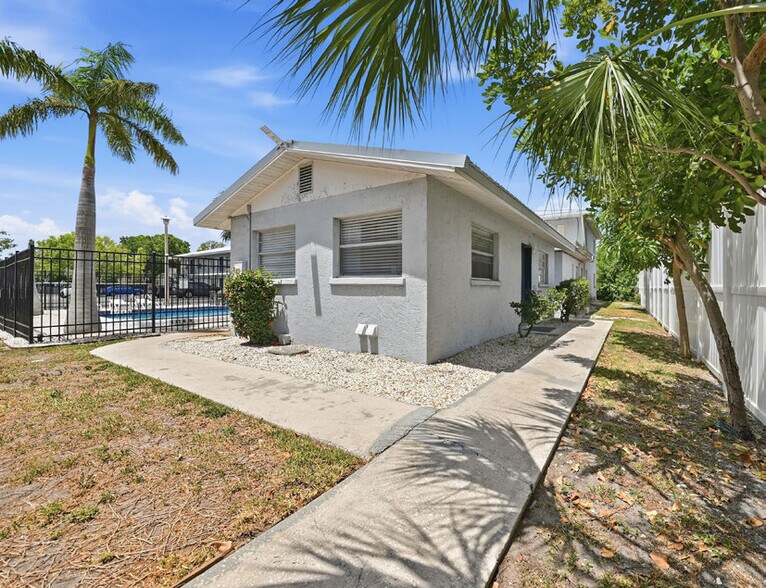 More Photos Of , Palmetto Multifamily For Sale