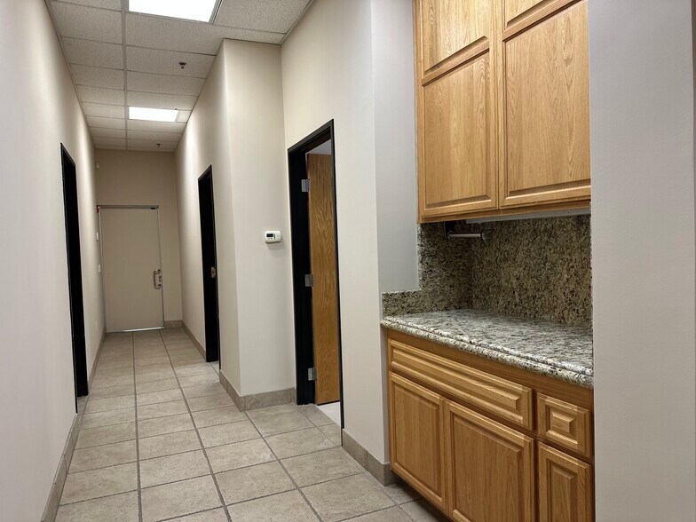 More Photos Of 11410-11450 Knott Ave, Garden Grove Warehouse For Lease