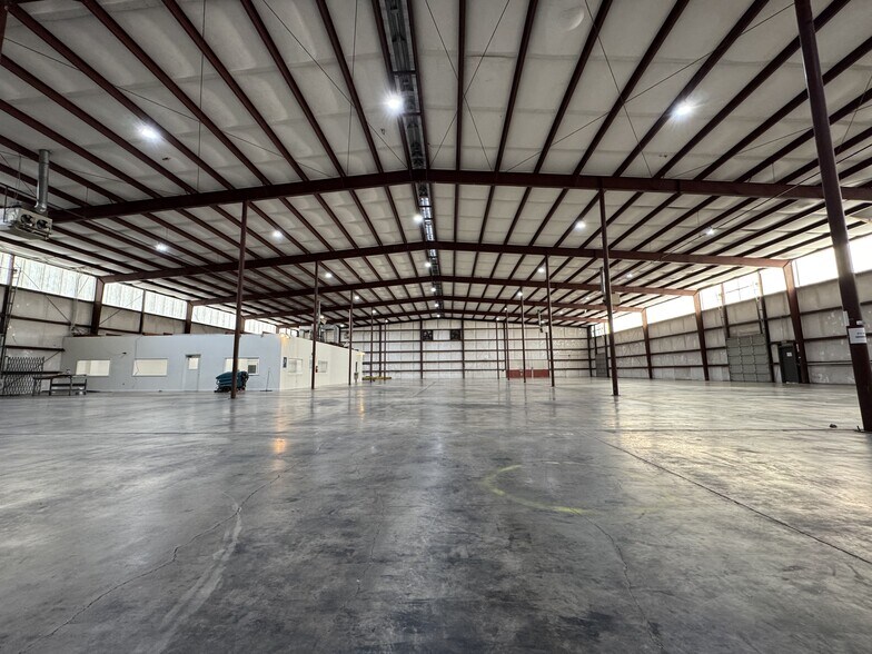 More Photos Of 160 Industrial Dr, Jackson Distribution For Lease