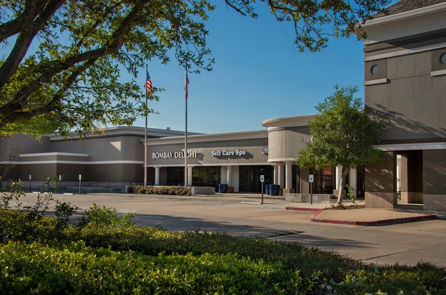 More Photos Of 3300-3400 State Highway 6, Sugar Land Unknown For Lease