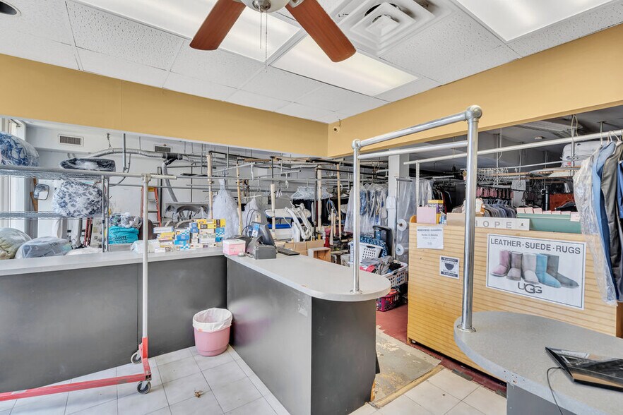 More Photos Of 142 S Livingston Ave, Livingston Unknown For Lease