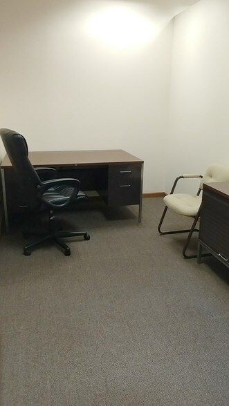 More Photos Of 7620-7632 W 159th St, Orland Park Office For Lease