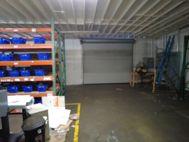 More Photos Of 1312 W Esther St, Long Beach Warehouse For Lease