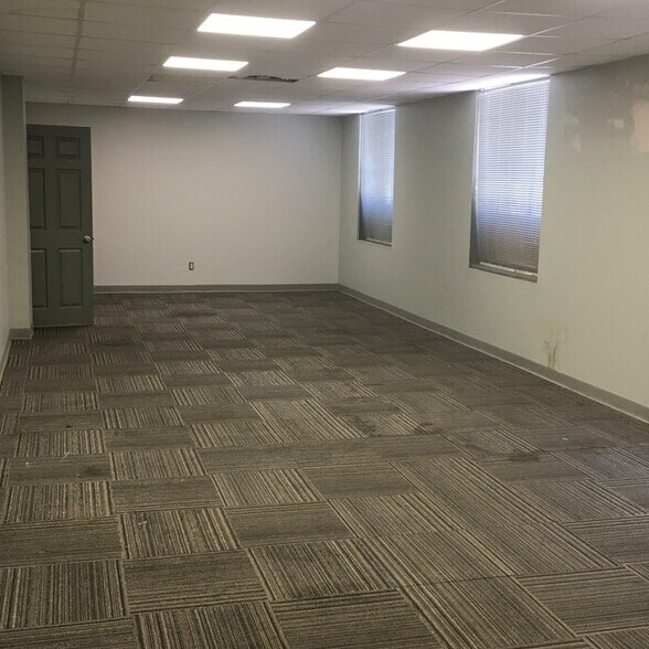 More Photos Of 1208 Calumet St, Houston Manufacturing For Lease