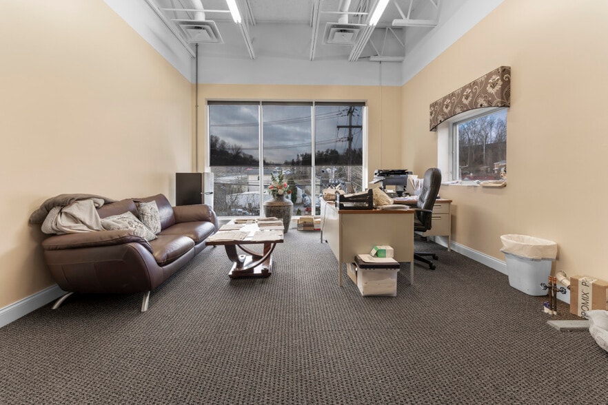More Photos Of 3150 Washington Rd, McMurray Storefront Retail Office For Lease