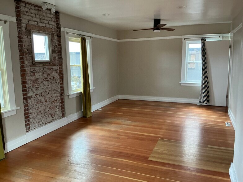 More Photos Of 22 W Taylor St, Reno Office For Sale