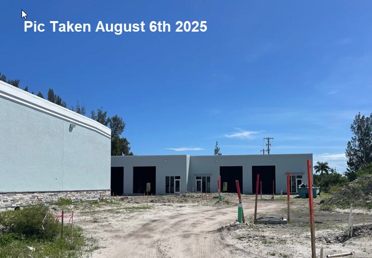 More Photos Of 3931 SE Commerce Ave, Stuart Warehouse For Lease