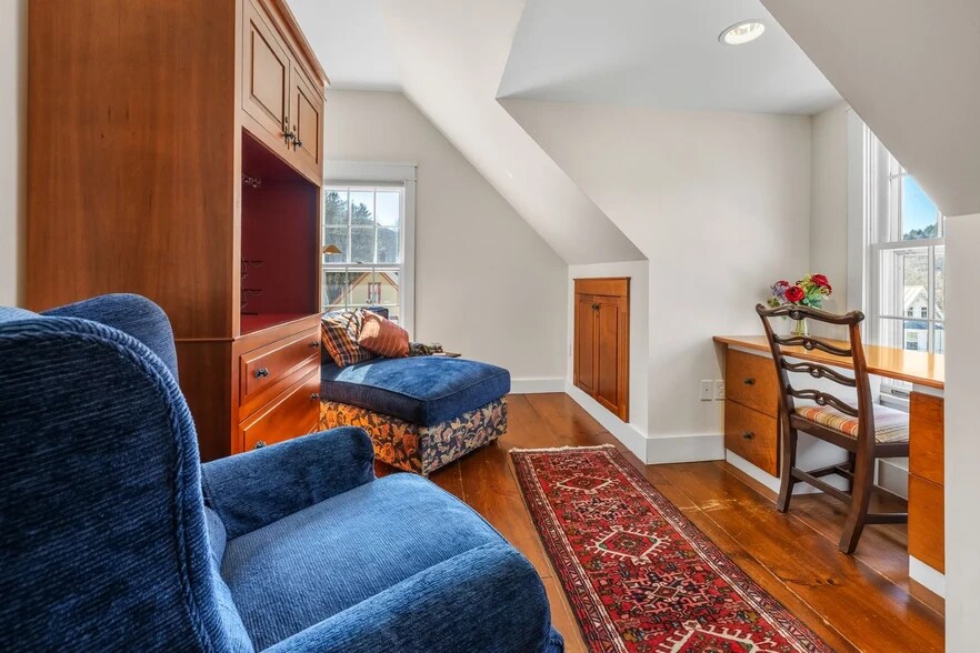 More Photos Of 31 Huntington Pl, Rochester Apartments For Sale