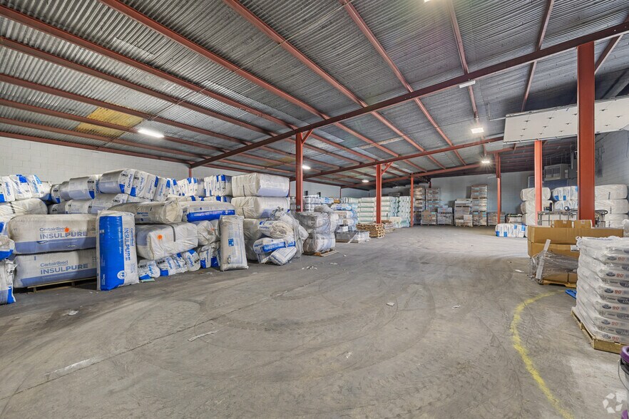 More Photos Of 252-262 Depot Rd, Milford Light Distribution For Lease