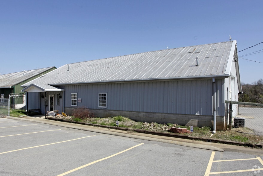 Primary Photo Of 1354 W College St, Murfreesboro Flex For Lease