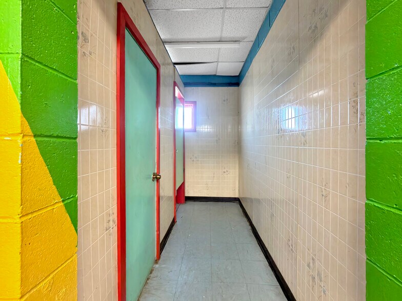 More Photos Of 18 Access Hwy, Caribou Sports And Entertainment For Sale